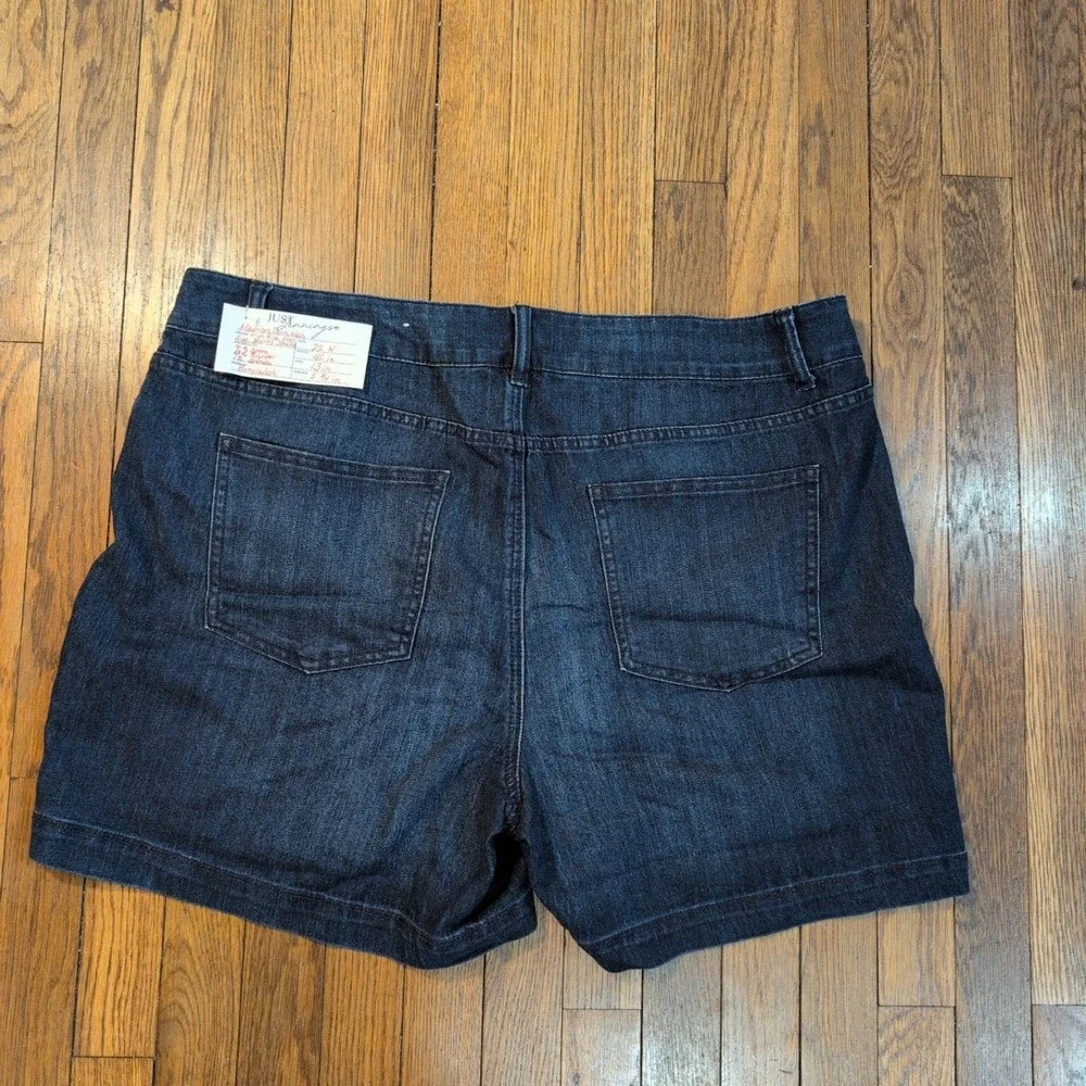 Maurices High Rise Plus Size Dark Wash Denim Shorts Blue Stretch 22W‎ Plus